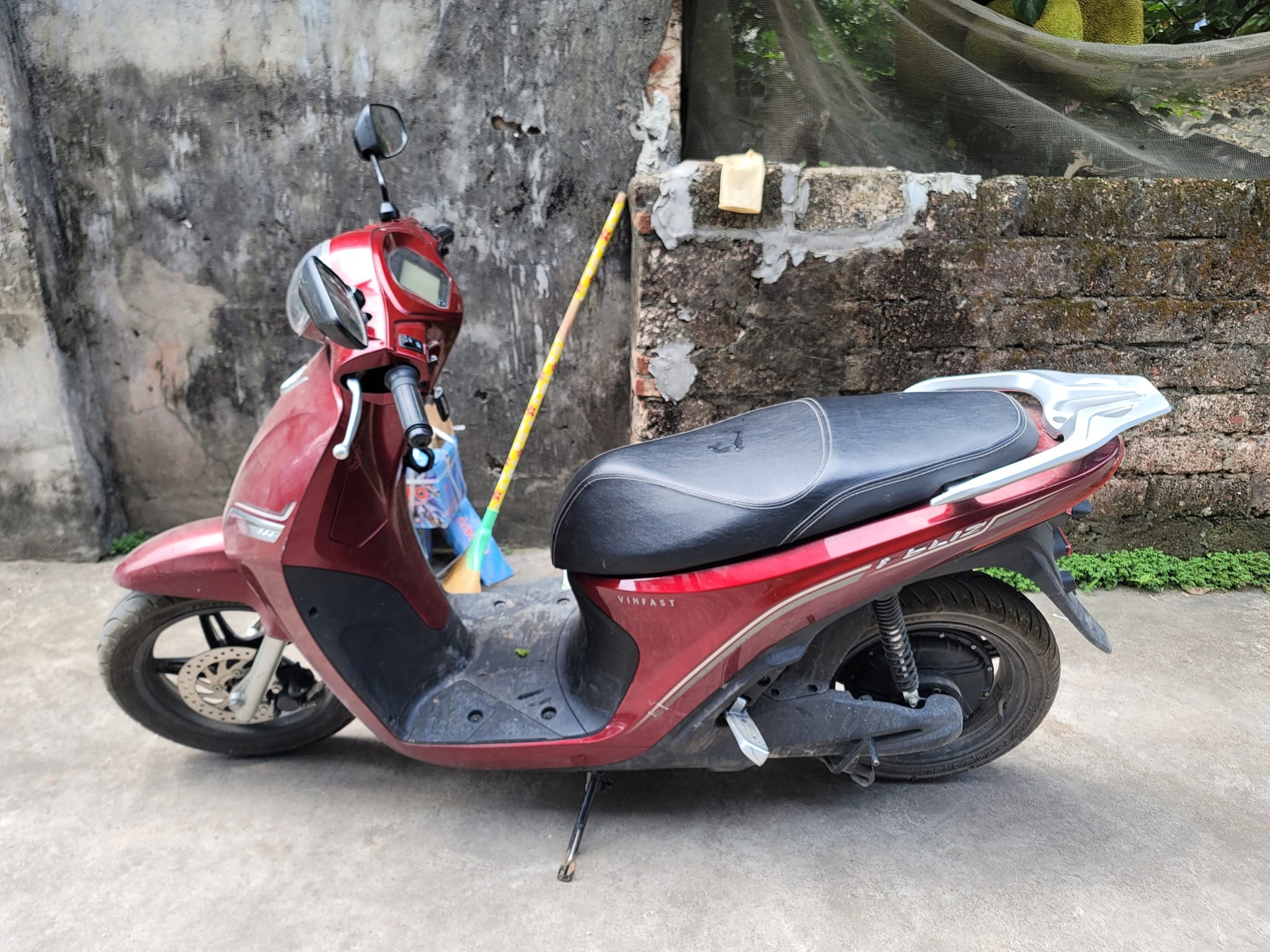 Thu mua xe máy điện cũ